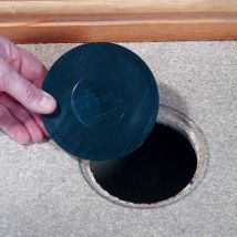 Armeg Solid Board Plug Cap Black