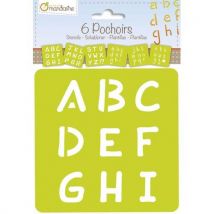 6 pochoirs assortis thème majuscule. Translucides pour voir précisément où les déposer.