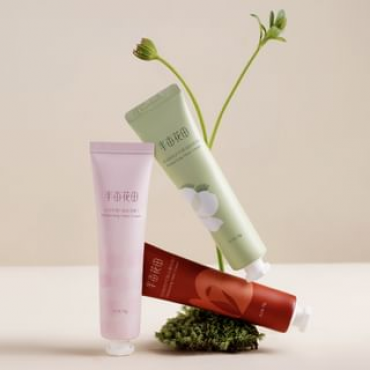 LITTLE DREAM GARDEN - Mosturizing Hand Cream - 3 Flavors #Warm Spring Sakura - 75g