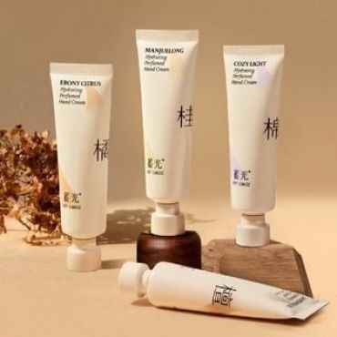 TO GLOW - Hydrating Perfumed Hand Cream - 4 Flavors COZY LIGHT - 30g