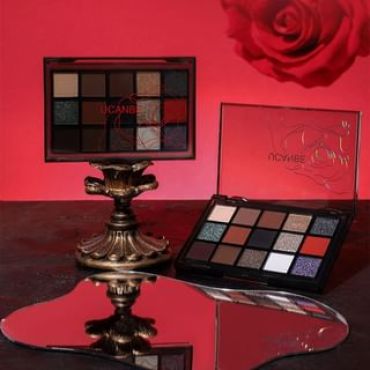 UCANBE  - Red Robe 15-Color Eyeshadow Palette 12g