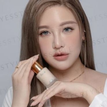 Poppy21 - Skin Perfecting Radiant Foundation SPF 50+ PA+++ Fair Ivory