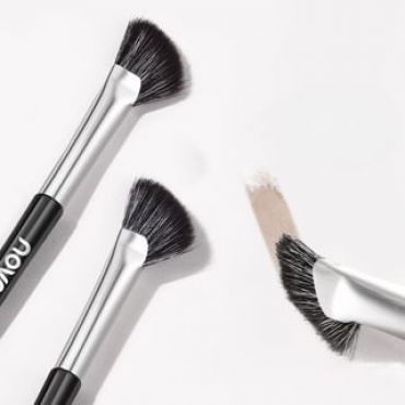 NOVO - Half Moon Nose Contour Brush 1pc
