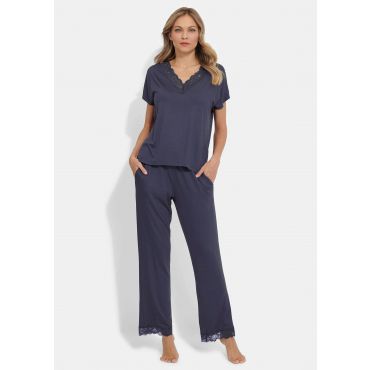 Pyjama hienoilla pitsisomisteilla - liila / sininen - Gr. 20 - Goldner Fashion