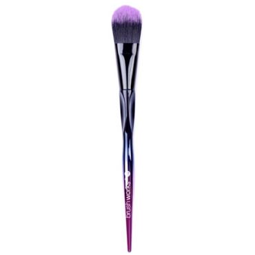 Brushworks Foundation Brush -sivellin