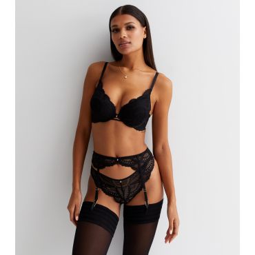 Women's Black Scallop Lace Boost Bra New Look