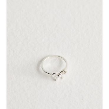 Silver Tone Bow Ring New Look