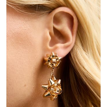 Gold Tone Christmas Star Drop Earrings New Look