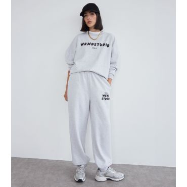 Women's Grey Logo Oversized Joggers WKNDGIRL New Look