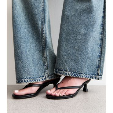 Women's Black Evermore Thong Strap Sandals Public Desire New Look