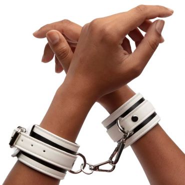 Bondage Boutique Glow In The Dark Wrist Cuffs - Amorana