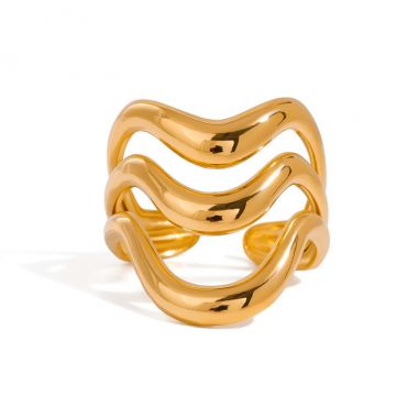 Stylish Gold-Tone Wavy Ring