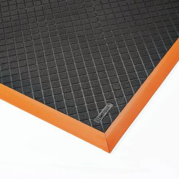 Notrax - Kuormitusta keventävä matto teollisuuteen oranssi/musta 660x1020x20 mm