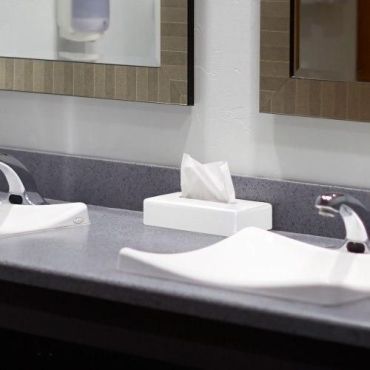 Tork - Pehmopaperin annostelija - Valkoinen muovi - 100 pyyhettä - WC- suihku- ja kylpyhuonevarusteet
