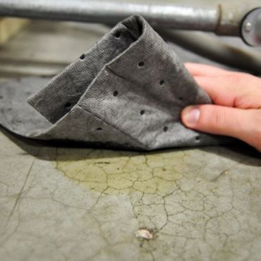 Ikasorb - Imeytysmatto Universal - 100 kpl 41x46 cm - Kestävä 60% kierrätettyä materiaalia