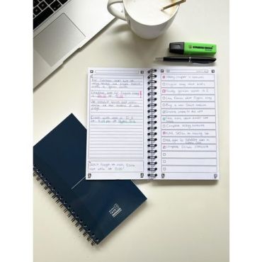 Oxford - Muistio task manager day office kiinteä 141x246 230 sivua