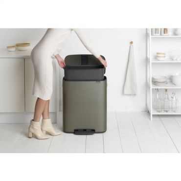 Brabantia - Polkimella varustettu roskakori 60 litraa harmaa brabantia