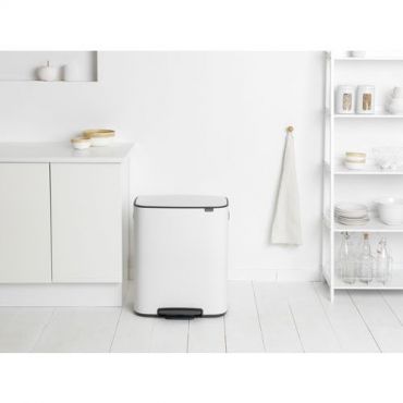 Brabantia - Polkimella varustettu roskakori 2 x 30 litraa valkoinen