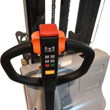 Silverstone - Täyssähköinen pinoamisvaunu litium 3 600 mm 1 200 kg