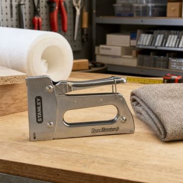 Stanley - Teräsnitoja TR-110 - 160x190x30mm - Kestävä ja tarkka työkalu