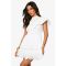 boohoo Femmes Petite Mini Robe a Volants Superposes avec Details de Boutons | Blanc | Taille: 38